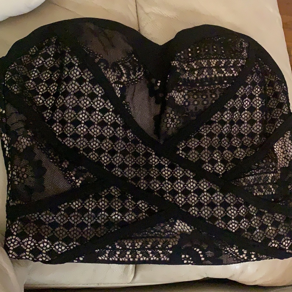 Entry‎ black cream bustier crop top large